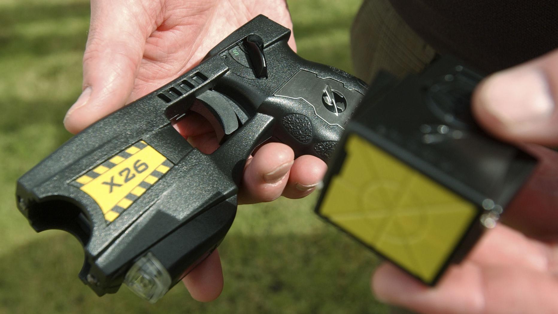 House OKs stun guns, pepper spray on Arizona college campuses